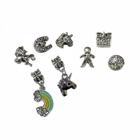 Set 24 bijuterii pentru fetite, 2 bratari, 1 colier, 21 talismane, Calendar Advent, multicolor JC24-A
